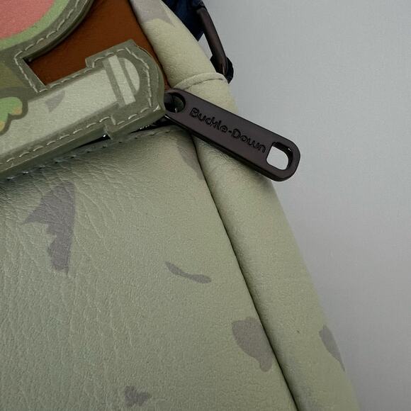 Star Wars The Mandalorian Baby Yoda Grogu Crossbody Bag Buckle Down 8"x5.5" - Picture 4 of 6